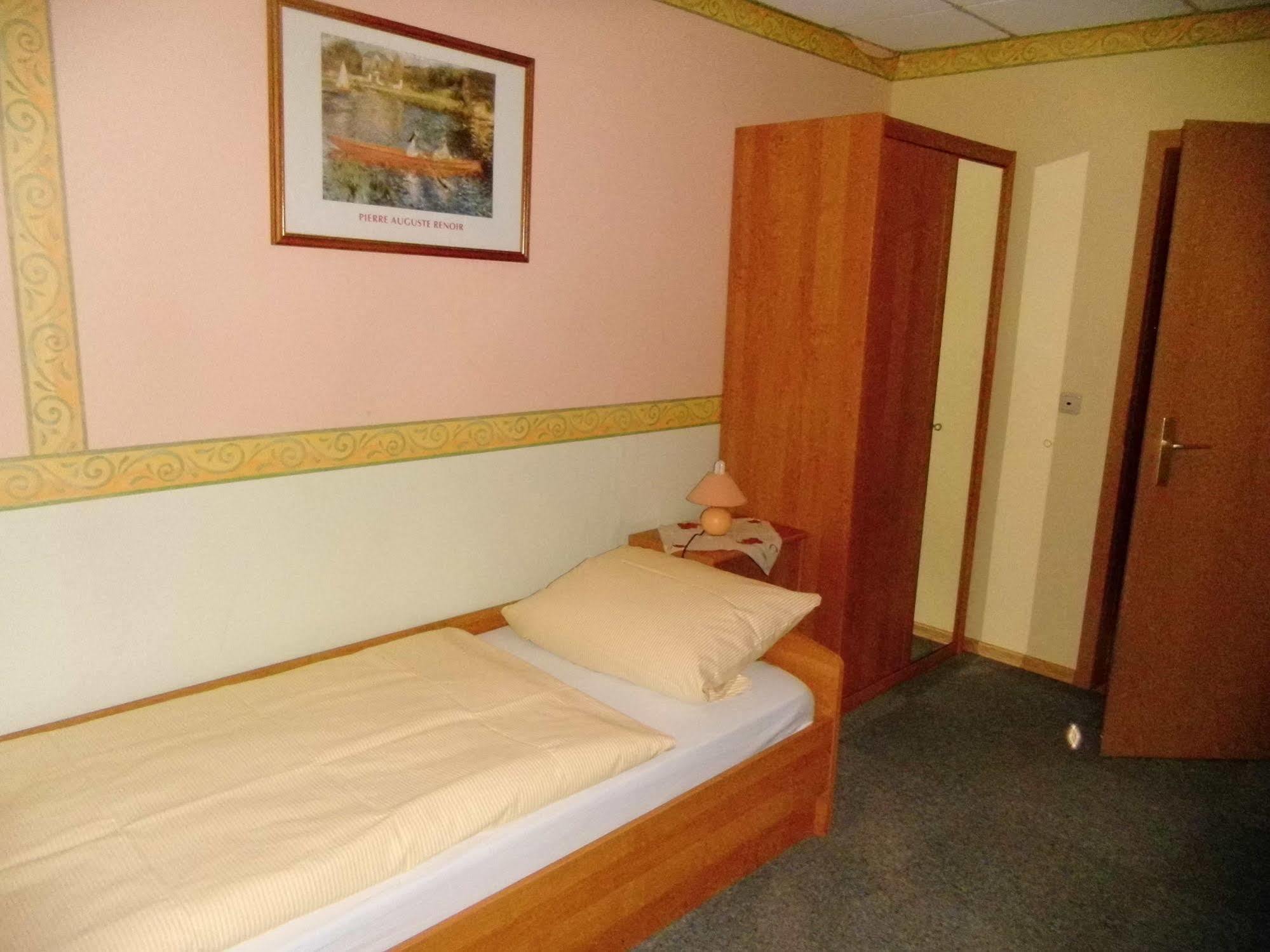 Hotel-Garni "Hof Von Hannover" Wittmund Luaran gambar